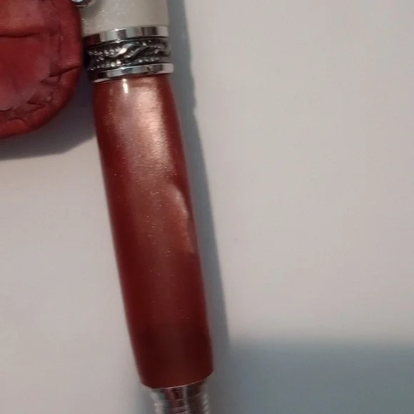 Elegant Fountain Pen - Picture 3 of 5